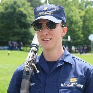 Meet your Posher, Holly